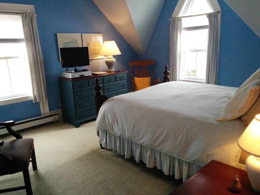 Fairmont House Bed & Breakfast Махон Бэй Номер фото